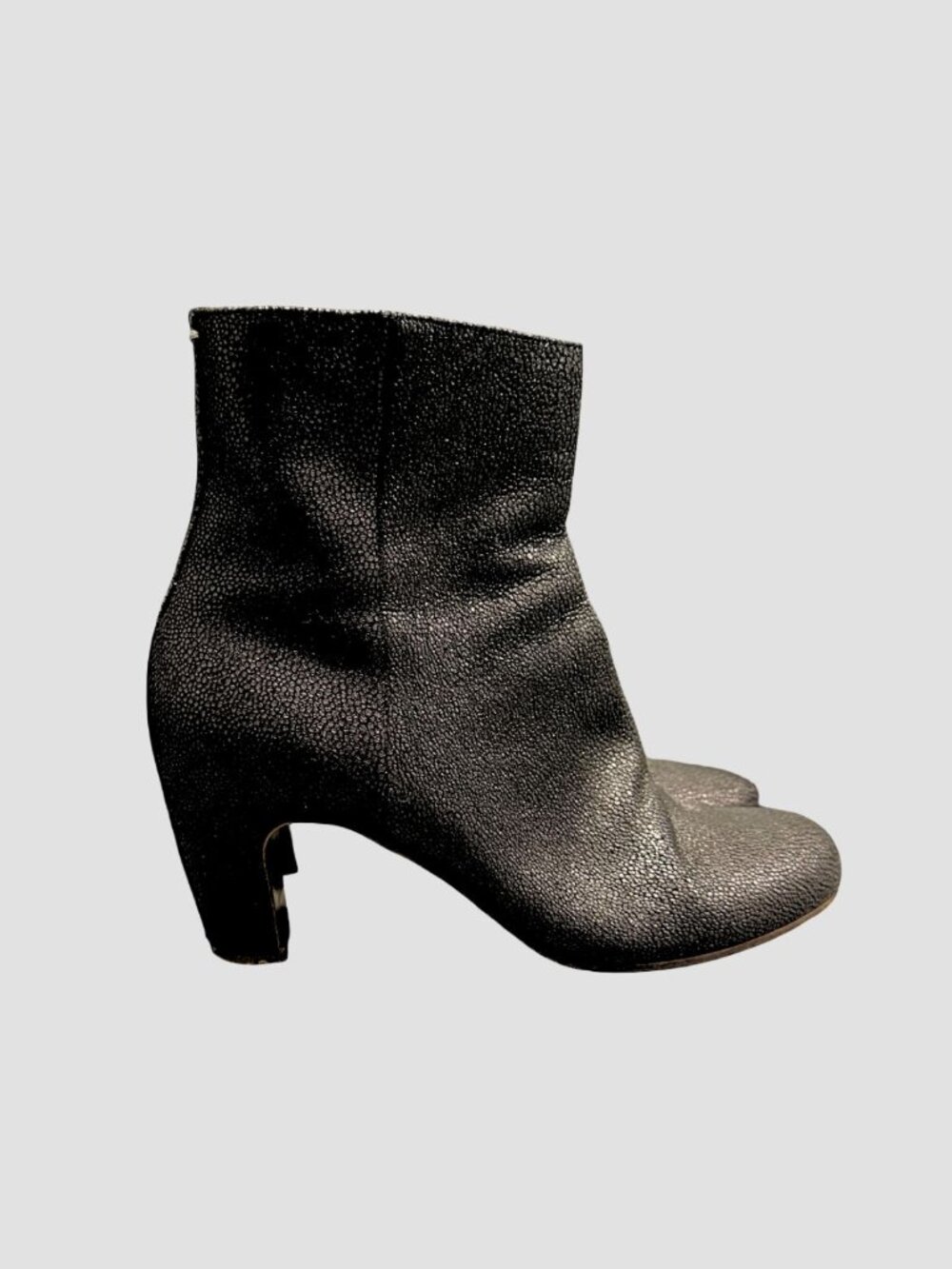 MAISON MARTIN MARGIELA Black Texture Leather Ankle Boots Booties